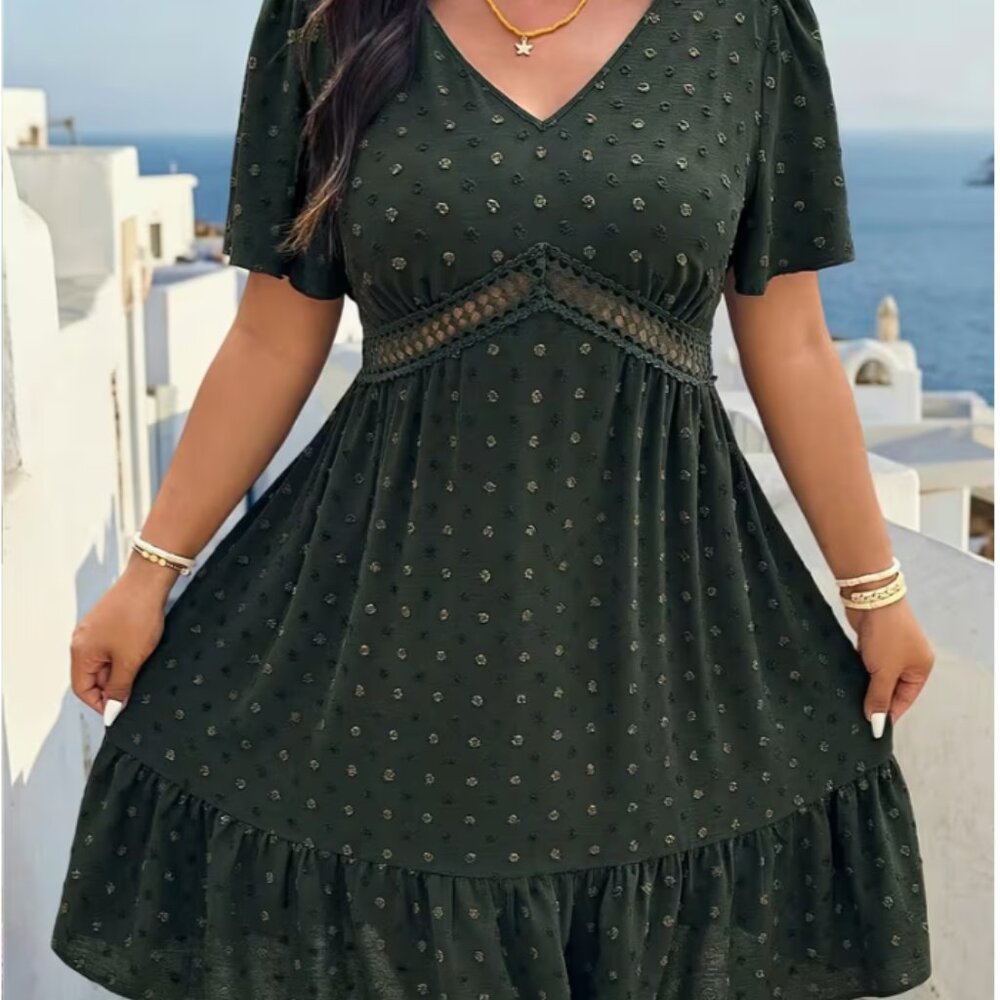 Green Shirred V-Neck Fitted Top – Size OXL/12
